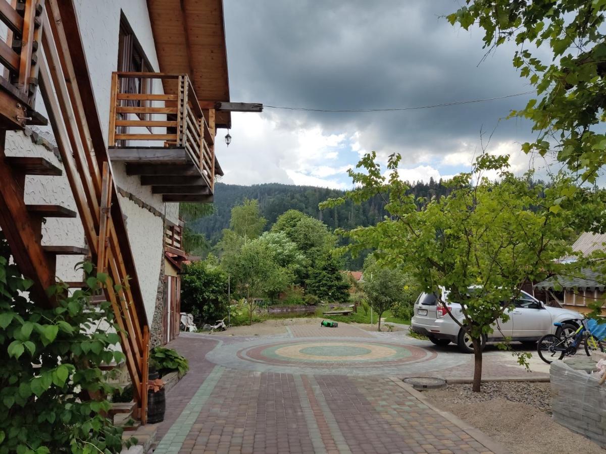 Апартаменти "У Кузьмича" 2 Mykulychyn Exterior photo